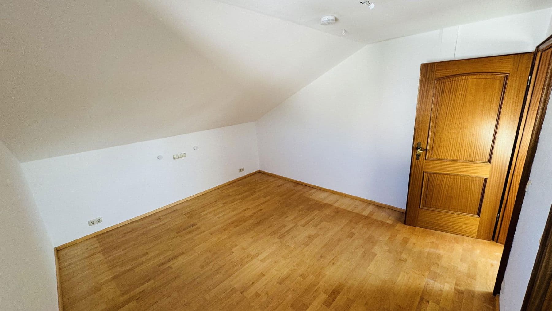 Pronájem bytu 4+1 118 m², Germering, Bavorsko Pronájem bytu 4+1 118 m², Germering, Bavorsko