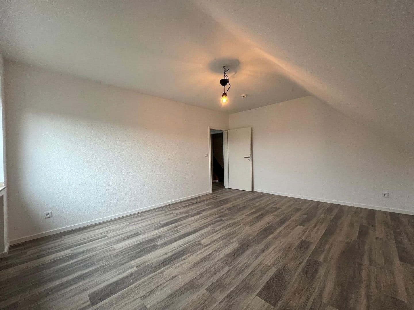 Pronájem bytu 3+1 79 m², Otto-Ottsen-Str. 65, Moers, Severní Porýní-Vestfálsko Pronájem bytu 3+1 79 m², Otto-Ottsen-Str. 65, Moers, Severní Porýní-Vestfálsko