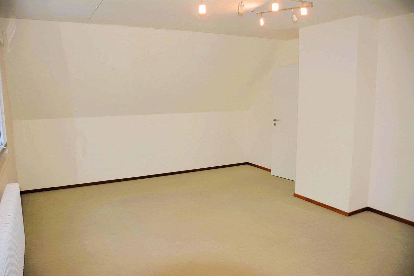 Prodej domu 129 m², pozemek 500 m², Berlin, Berlín Prodej domu 129 m², pozemek 500 m², Berlin, Berlín