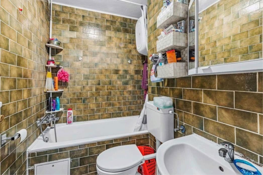 Prodej bytu 2+1 56 m², Leonrodstraße 29, München, Bavorsko Prodej bytu 2+1 56 m², Leonrodstraße 29, München, Bavorsko