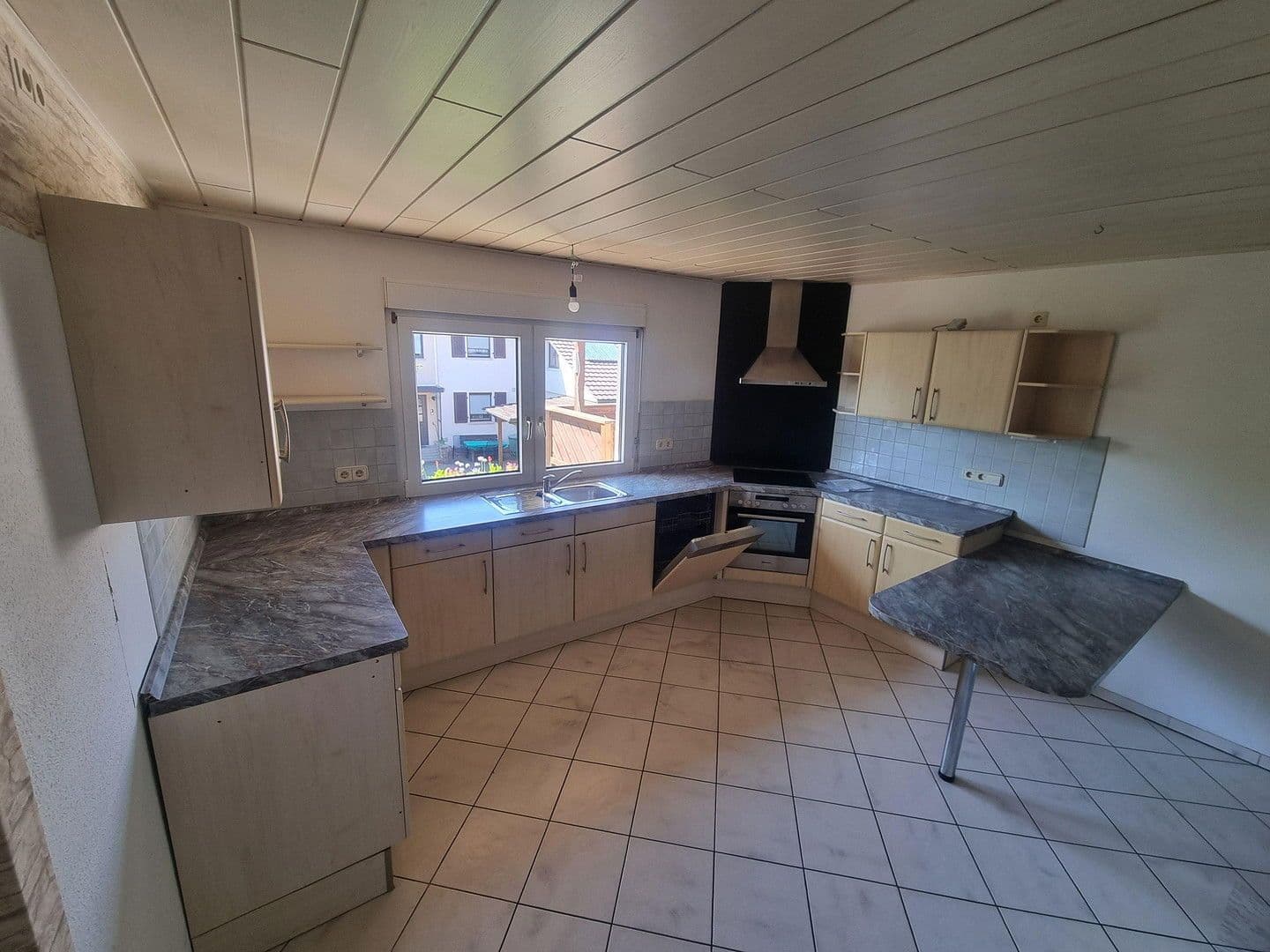 Pronájem bytu 4+1 120 m², Buchen (Odenwald), Bádensko-Württembersko Pronájem bytu 4+1 120 m², Buchen (Odenwald), Bádensko-Württembersko