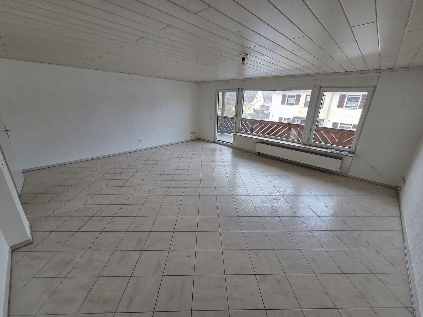 Pronájem bytu 4+1 120 m², Buchen (Odenwald), Bádensko-Württembersko Pronájem bytu 4+1 120 m², Buchen (Odenwald), Bádensko-Württembersko