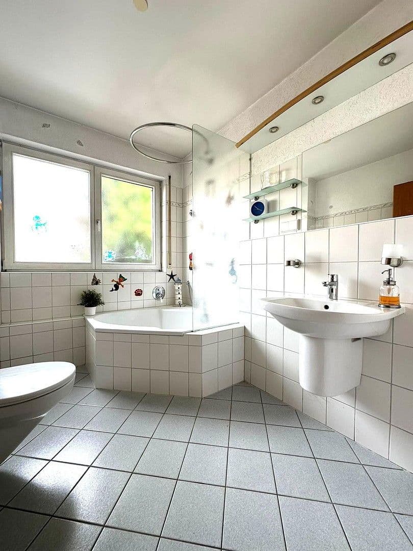 Prodej domu 134 m², pozemek 311 m², Ludwigstr. 84b, Jockgrim, Porýní-Falc Prodej domu 134 m², pozemek 311 m², Ludwigstr. 84b, Jockgrim, Porýní-Falc