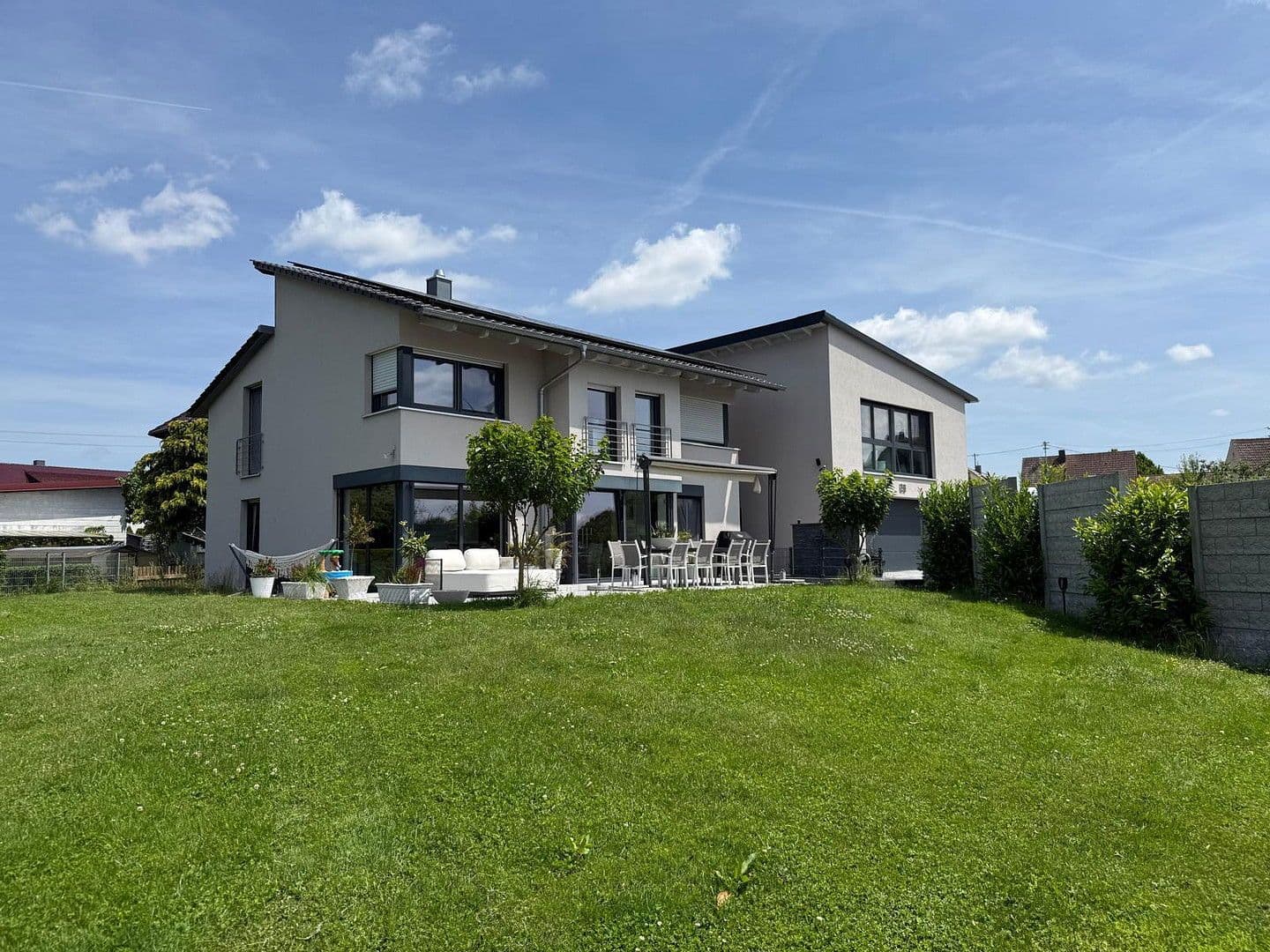 Prodej domu 260 m², pozemek 1.659 m², Fichtenau, Bádensko-Württembersko Prodej domu 260 m², pozemek 1.659 m², Fichtenau, Bádensko-Württembersko