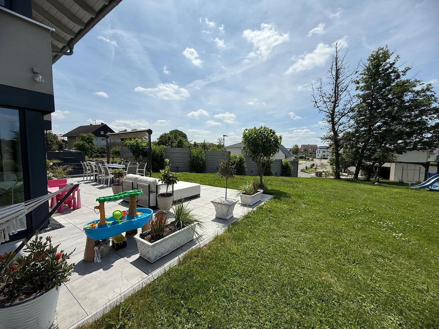 Prodej domu 260 m², pozemek 1.659 m², Fichtenau, Bádensko-Württembersko Prodej domu 260 m², pozemek 1.659 m², Fichtenau, Bádensko-Württembersko