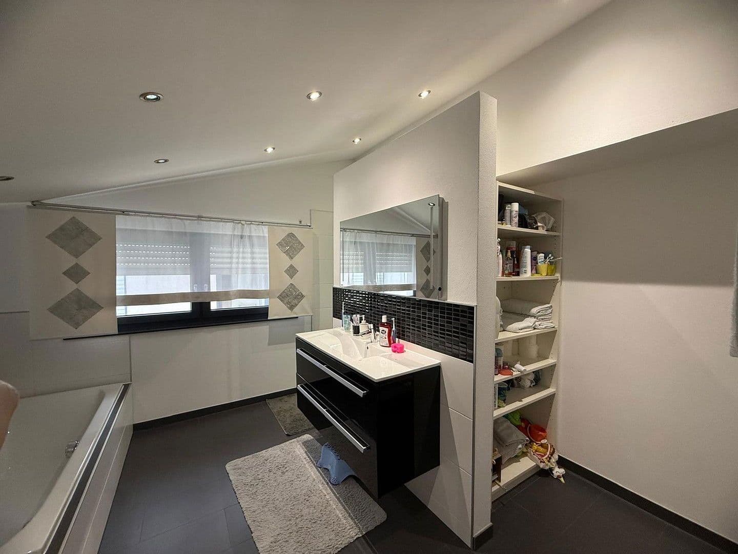 Prodej domu 260 m², pozemek 1.659 m², Fichtenau, Bádensko-Württembersko Prodej domu 260 m², pozemek 1.659 m², Fichtenau, Bádensko-Württembersko