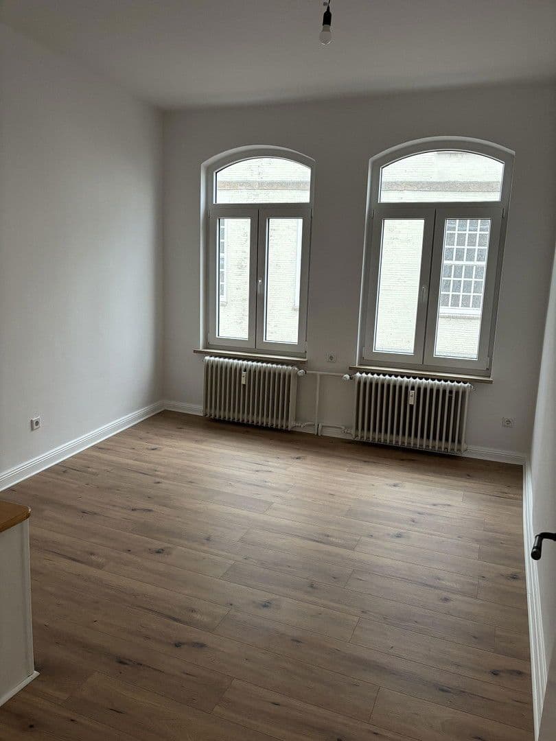 Pronájem bytu 4+1 110 m², Rathausmarkt 1a, Šlesvik, Šlesvicko-Holštýnsko Pronájem bytu 4+1 110 m², Rathausmarkt 1a, Šlesvik, Šlesvicko-Holštýnsko