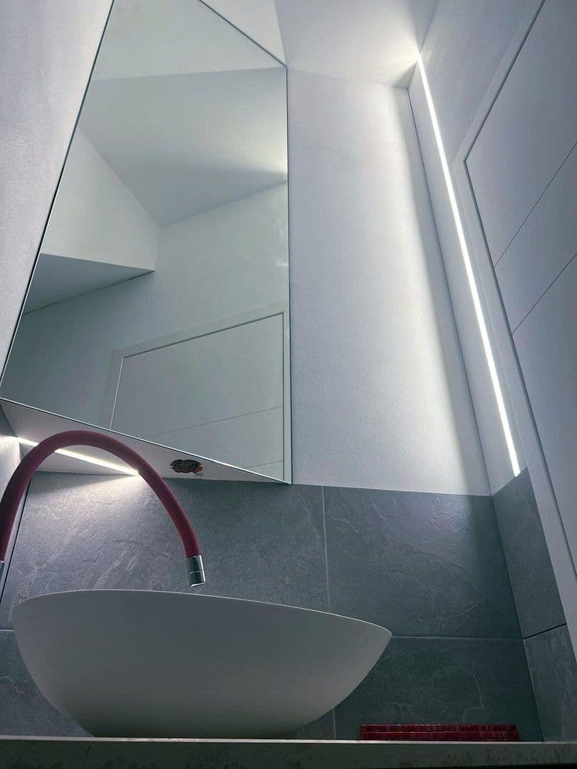 Prodej domu 300 m², pozemek 900 m², Solingen, Severní Porýní-Vestfálsko Prodej domu 300 m², pozemek 900 m², Solingen, Severní Porýní-Vestfálsko