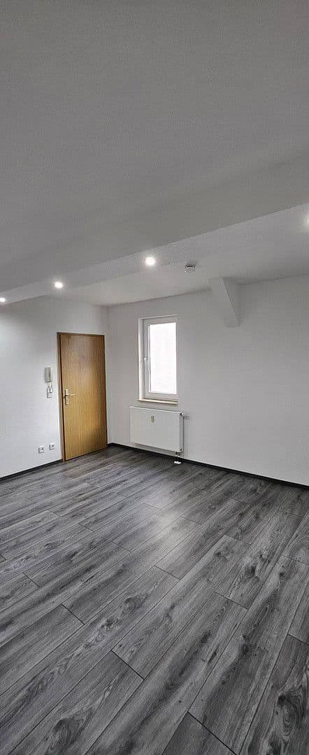 Pronájem bytu 1+1 37 m², Suhl, Durynsko Pronájem bytu 1+1 37 m², Suhl, Durynsko