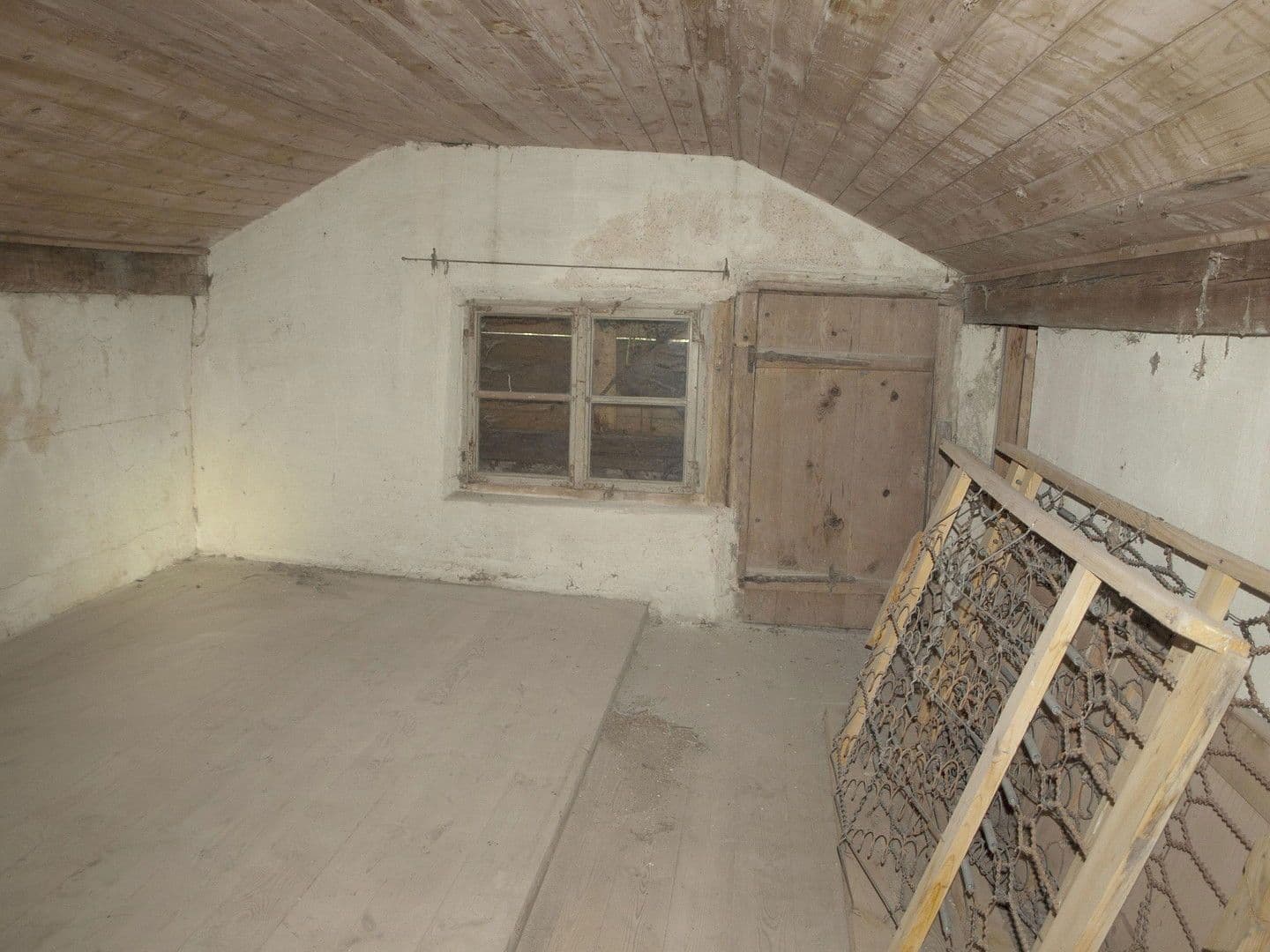 Prodej domu 60 m², pozemek 11.475 m², Adlkofen, Bavorsko Prodej domu 60 m², pozemek 11.475 m², Adlkofen, Bavorsko