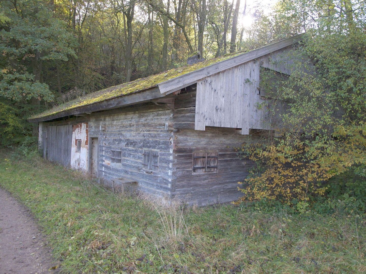 Prodej domu 60 m², pozemek 11.475 m², Adlkofen, Bavorsko Prodej domu 60 m², pozemek 11.475 m², Adlkofen, Bavorsko