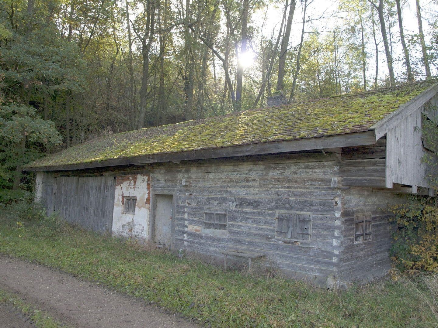 Prodej domu 60 m², pozemek 11.475 m², Adlkofen, Bavorsko Prodej domu 60 m², pozemek 11.475 m², Adlkofen, Bavorsko