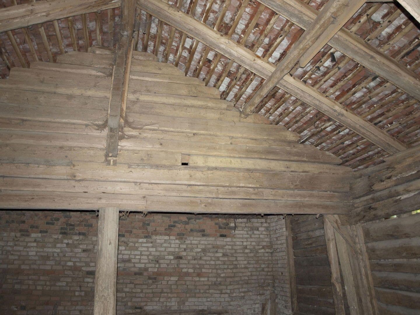 Prodej domu 60 m², pozemek 11.475 m², Adlkofen, Bavorsko Prodej domu 60 m², pozemek 11.475 m², Adlkofen, Bavorsko