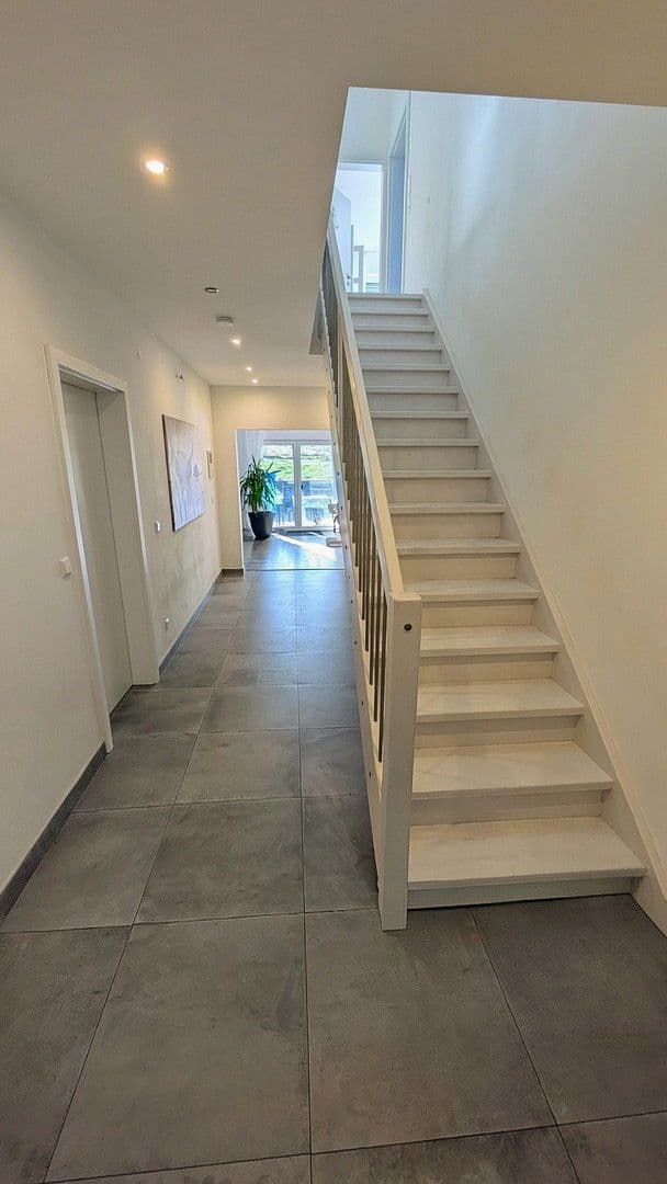 Prodej domu 176 m², pozemek 653 m², Spiegelberg, Bádensko-Württembersko Prodej domu 176 m², pozemek 653 m², Spiegelberg, Bádensko-Württembersko