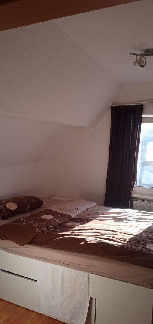 Prodej domu 158 m², pozemek 180 m², Illinger Str. 26, Mühlacker, Bádensko-Württembersko Prodej domu 158 m², pozemek 180 m², Illinger Str. 26, Mühlacker, Bádensko-Württembersko