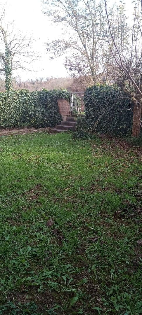 Prodej domu 158 m², pozemek 180 m², Illinger Str. 26, Mühlacker, Bádensko-Württembersko Prodej domu 158 m², pozemek 180 m², Illinger Str. 26, Mühlacker, Bádensko-Württembersko