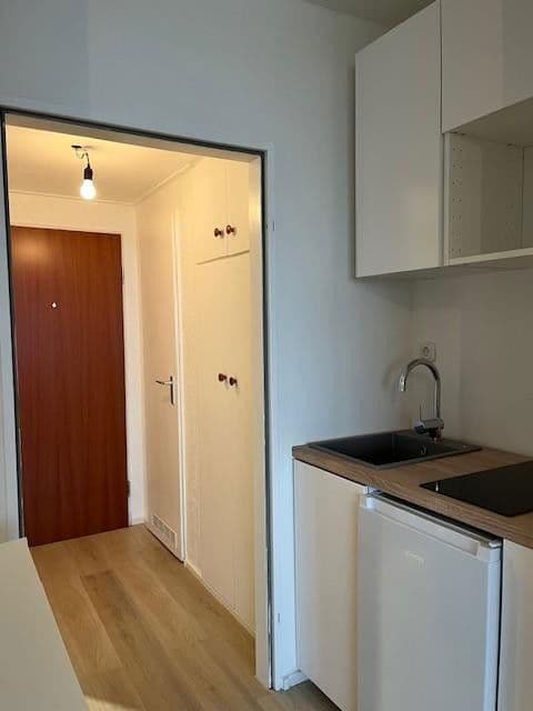 Pronájem bytu 1+1 33 m², Neuss, Severní Porýní-Vestfálsko Pronájem bytu 1+1 33 m², Neuss, Severní Porýní-Vestfálsko