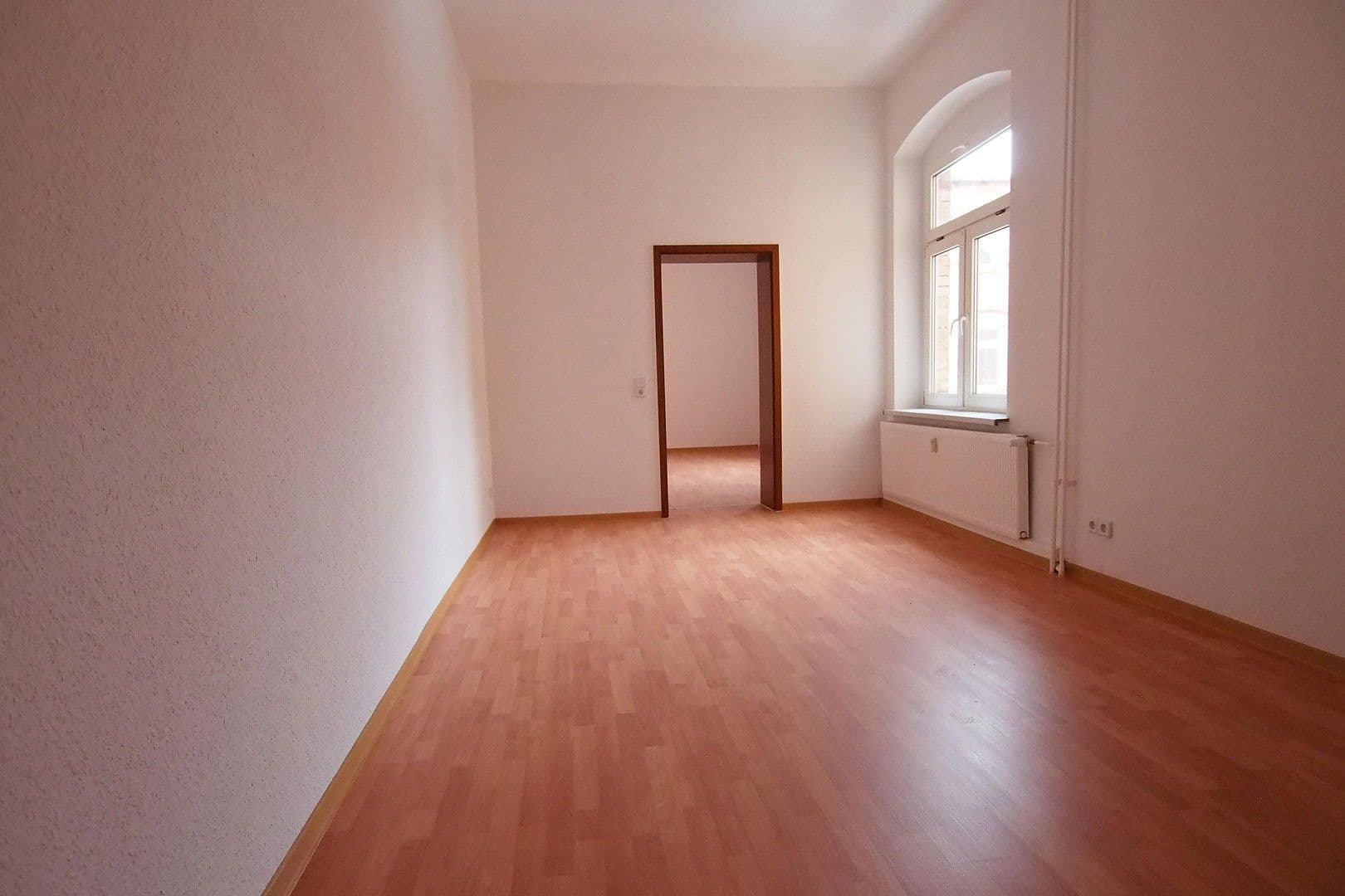 Pronájem bytu 3+1 82 m², Sagisdorferstr. 7, Halle, Sasko-Anhaltsko Pronájem bytu 3+1 82 m², Sagisdorferstr. 7, Halle, Sasko-Anhaltsko