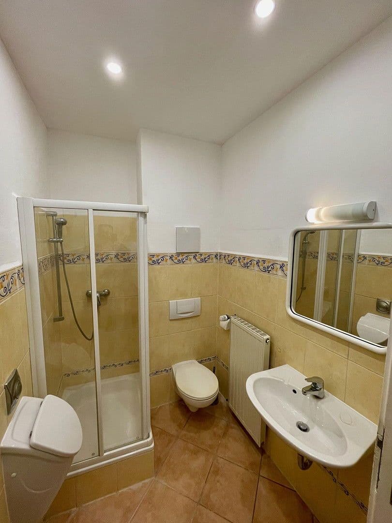 Pronájem bytu 6+1 154 m², Prof.-Nägle-Platz 2, Annweiler am Trifels, Porýní-Falc Pronájem bytu 6+1 154 m², Prof.-Nägle-Platz 2, Annweiler am Trifels, Porýní-Falc