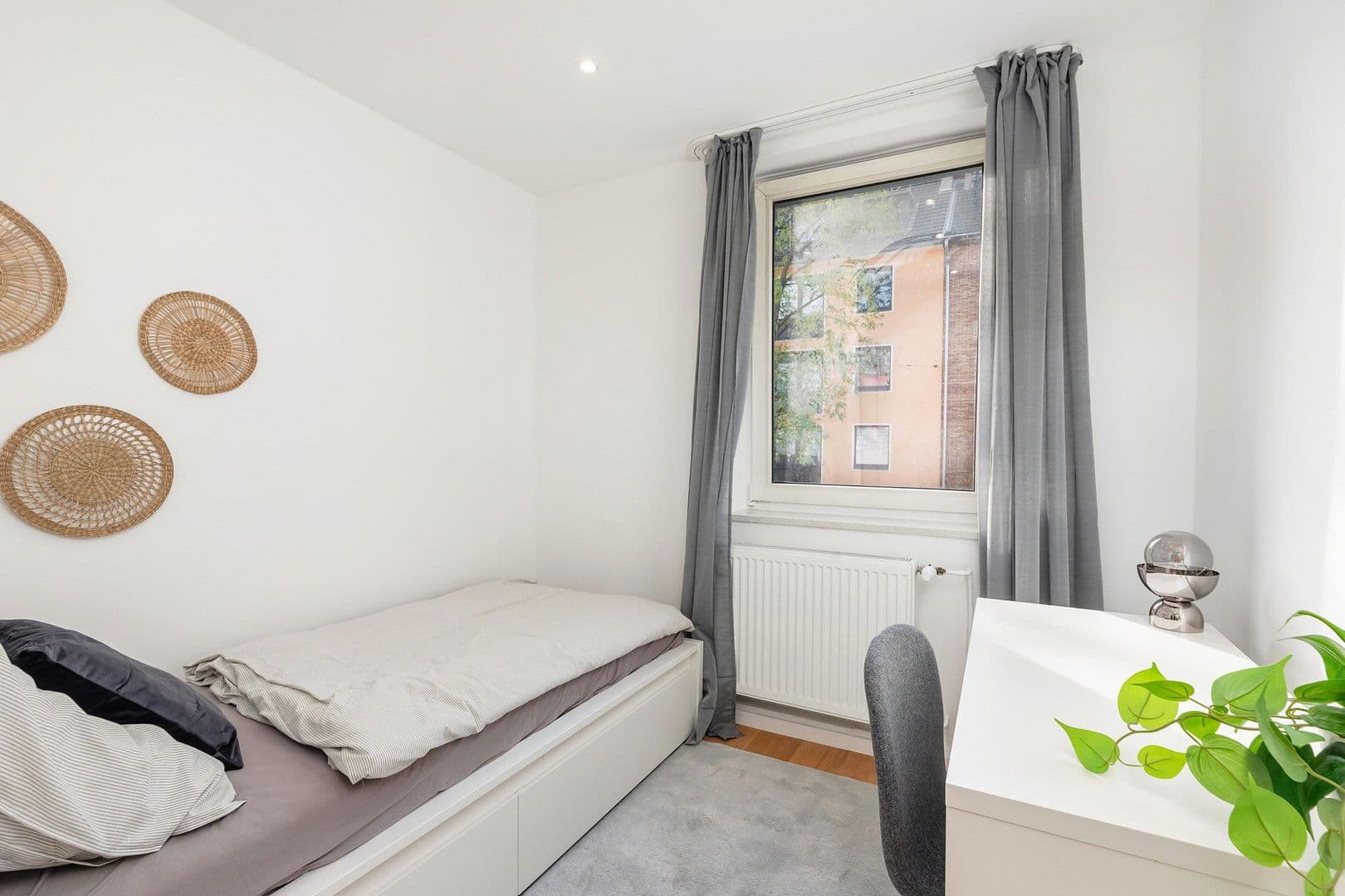 Prodej bytu 3+1 61 m², Düsseldorf, Severní Porýní-Vestfálsko Prodej bytu 3+1 61 m², Düsseldorf, Severní Porýní-Vestfálsko