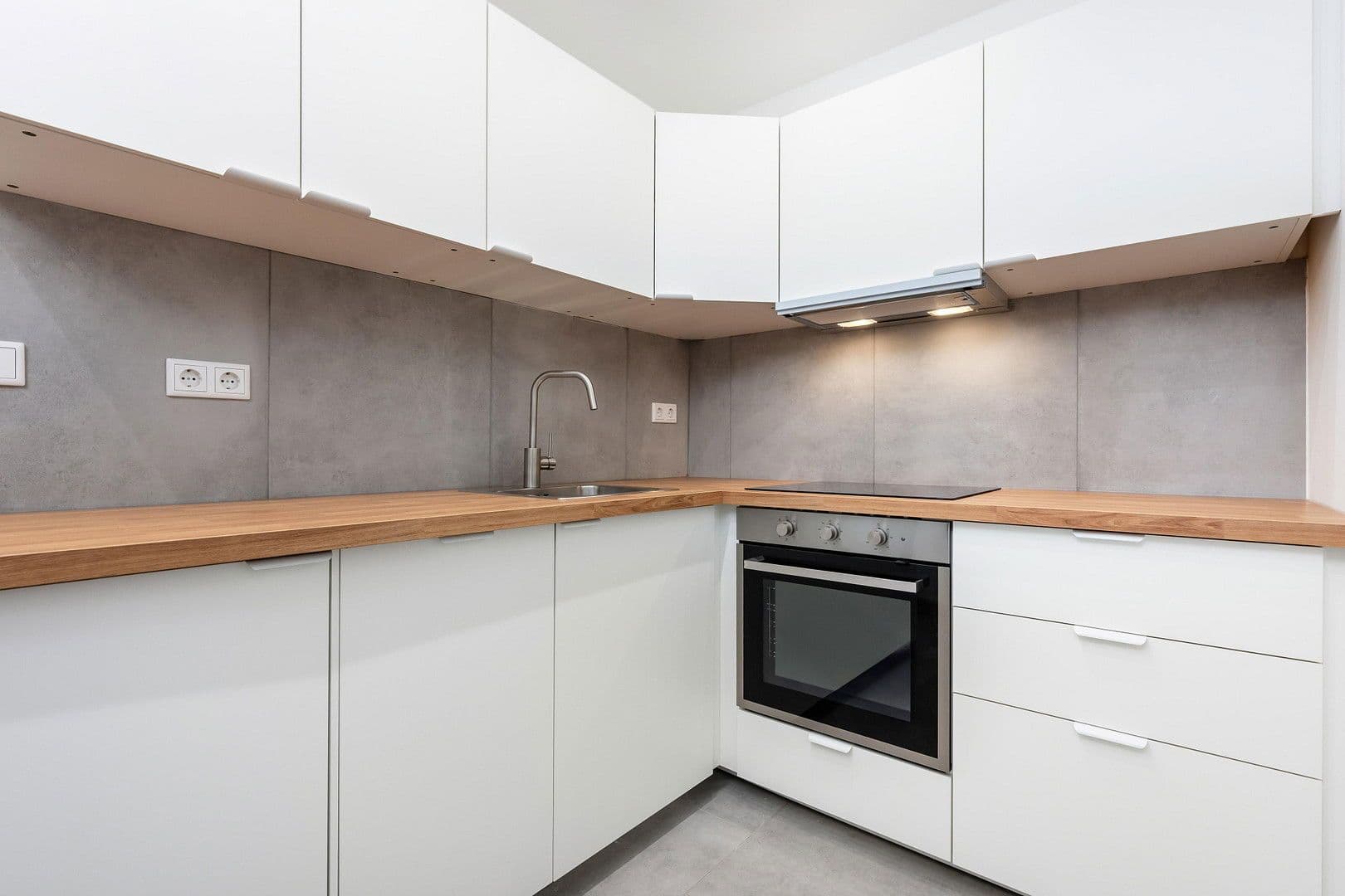 Prodej bytu 3+1 61 m², Düsseldorf, Severní Porýní-Vestfálsko Prodej bytu 3+1 61 m², Düsseldorf, Severní Porýní-Vestfálsko