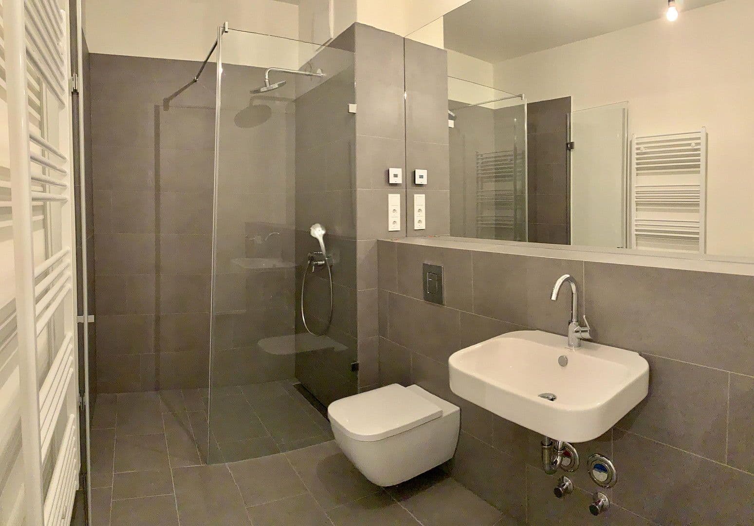 Pronájem bytu 1+1 26 m², Genthinerstr 44, Berlin, Berlín Pronájem bytu 1+1 26 m², Genthinerstr 44, Berlin, Berlín