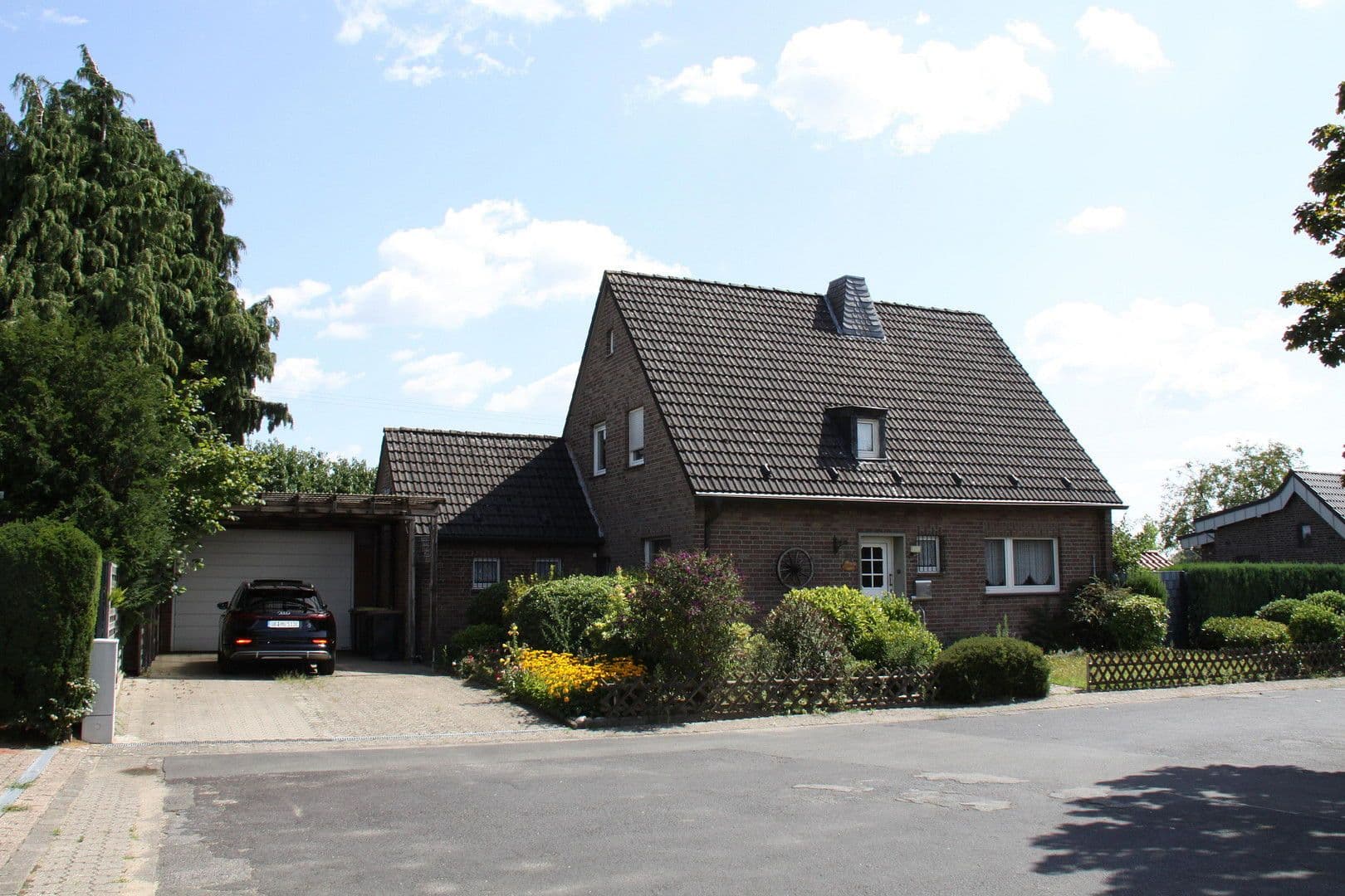 Prodej domu 165 m², pozemek 1.126 m², Alpen, Severní Porýní-Vestfálsko Prodej domu 165 m², pozemek 1.126 m², Alpen, Severní Porýní-Vestfálsko