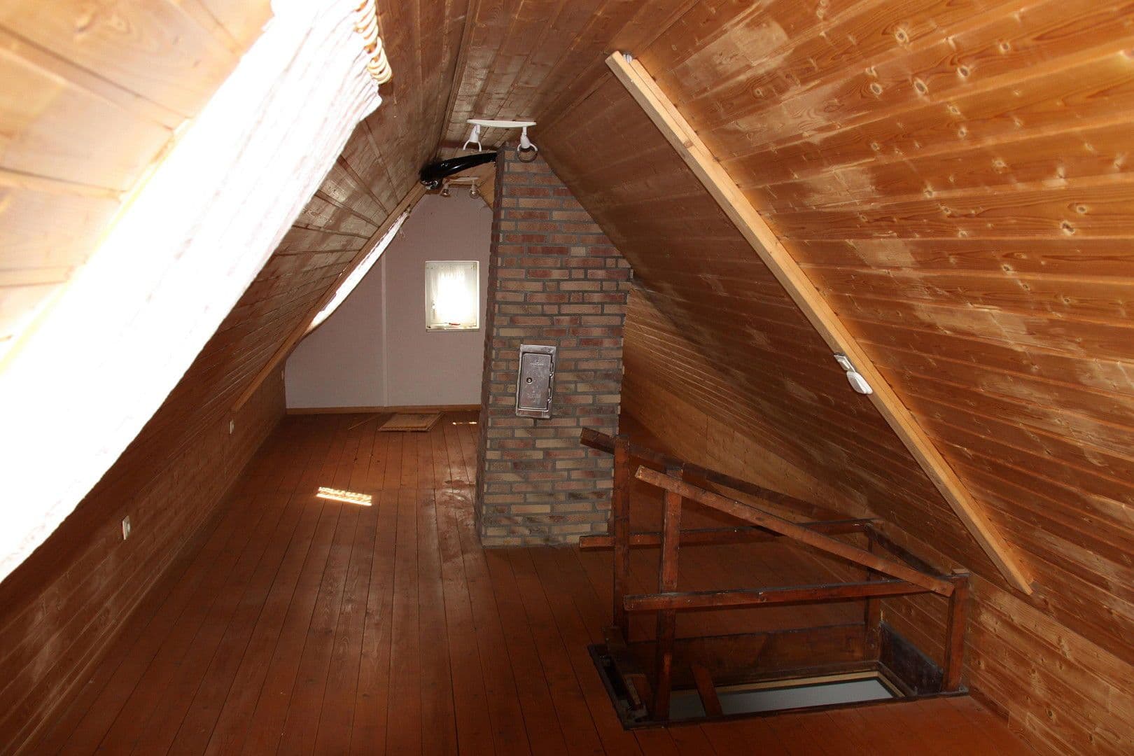 Prodej domu 165 m², pozemek 1.126 m², Alpen, Severní Porýní-Vestfálsko Prodej domu 165 m², pozemek 1.126 m², Alpen, Severní Porýní-Vestfálsko