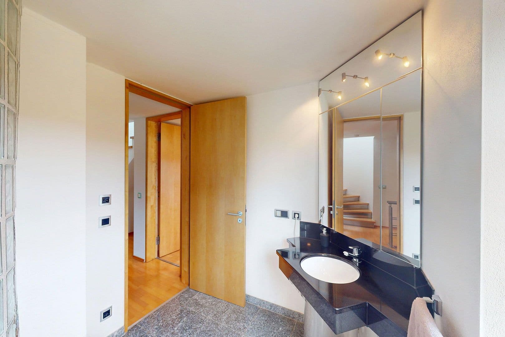 Prodej domu 198 m², pozemek 546 m², Mühlangerstr. 11, Dorfen, Bavorsko Prodej domu 198 m², pozemek 546 m², Mühlangerstr. 11, Dorfen, Bavorsko