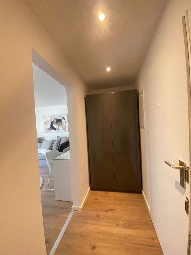 Pronájem bytu 1+1 28 m², Hans-Denzinger-Str. 19, München, Bavorsko Pronájem bytu 1+1 28 m², Hans-Denzinger-Str. 19, München, Bavorsko