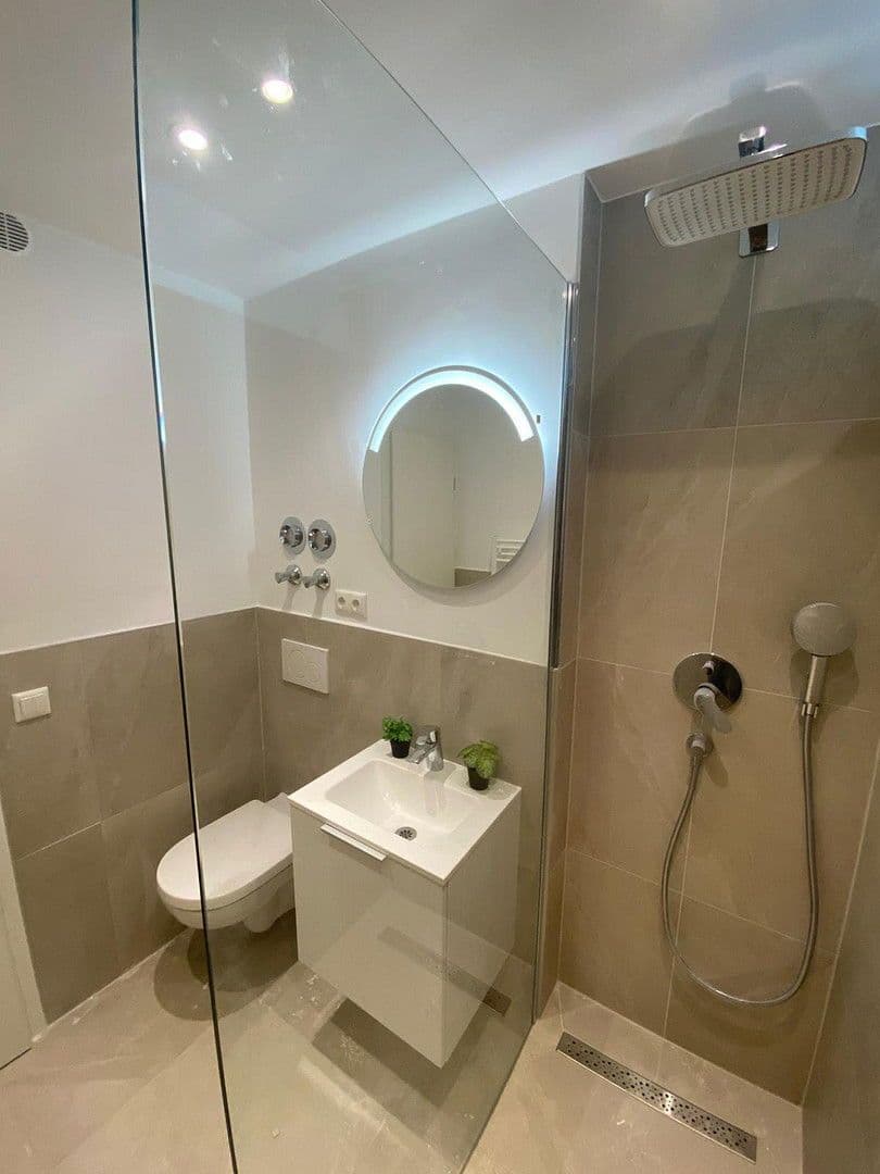 Pronájem bytu 1+1 28 m², Hans-Denzinger-Str. 19, München, Bavorsko Pronájem bytu 1+1 28 m², Hans-Denzinger-Str. 19, München, Bavorsko