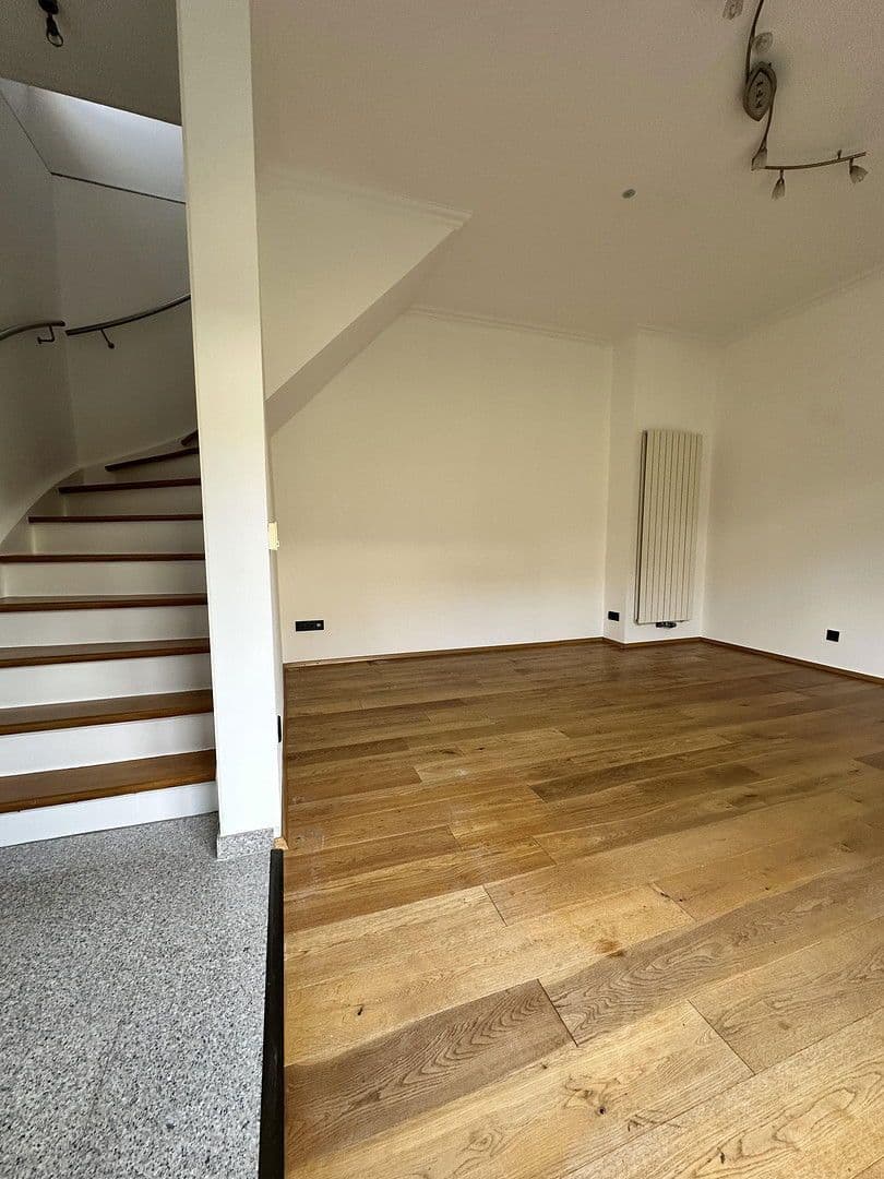 Pronájem domu 100 m², pozemek 600 m², Wetter (Ruhr), Severní Porýní-Vestfálsko Pronájem domu 100 m², pozemek 600 m², Wetter (Ruhr), Severní Porýní-Vestfálsko