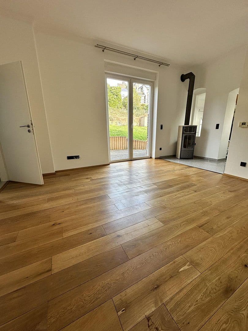 Pronájem domu 100 m², pozemek 600 m², Wetter (Ruhr), Severní Porýní-Vestfálsko Pronájem domu 100 m², pozemek 600 m², Wetter (Ruhr), Severní Porýní-Vestfálsko