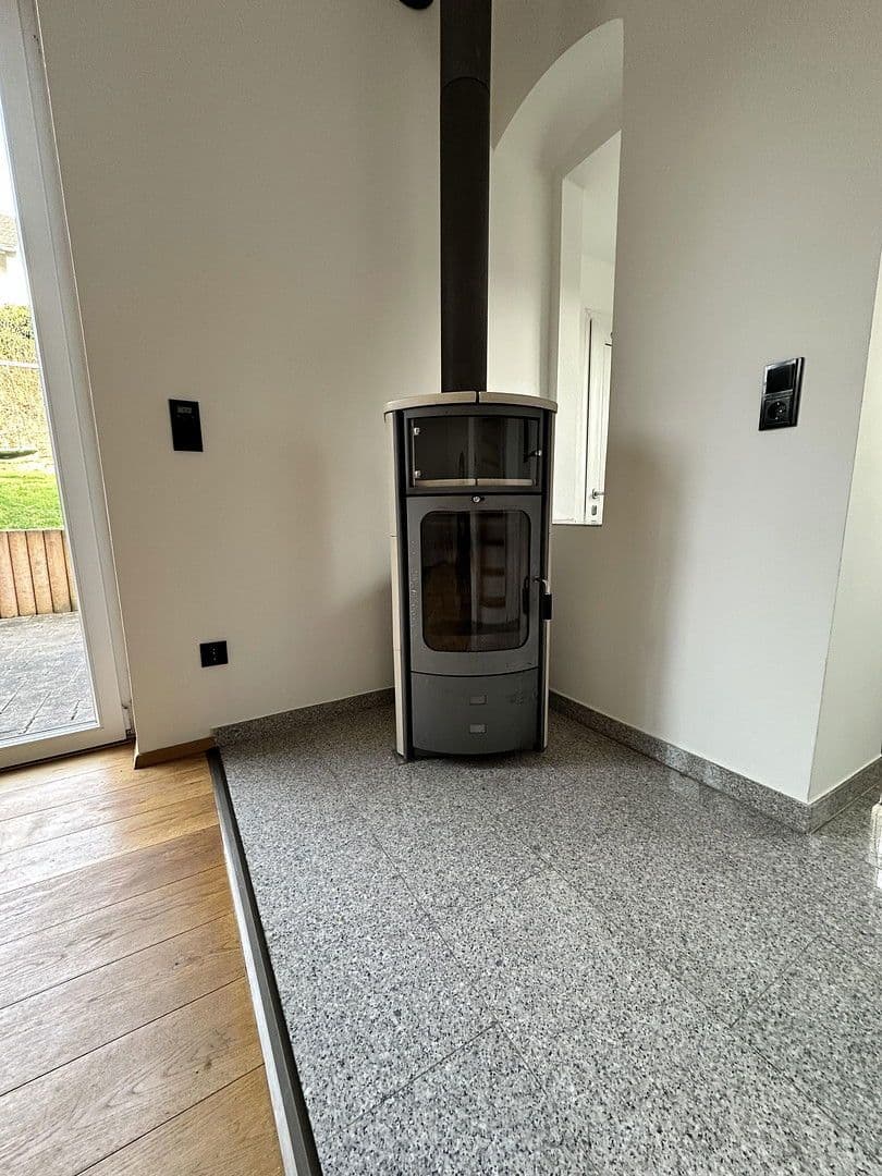 Pronájem domu 100 m², pozemek 600 m², Wetter (Ruhr), Severní Porýní-Vestfálsko Pronájem domu 100 m², pozemek 600 m², Wetter (Ruhr), Severní Porýní-Vestfálsko