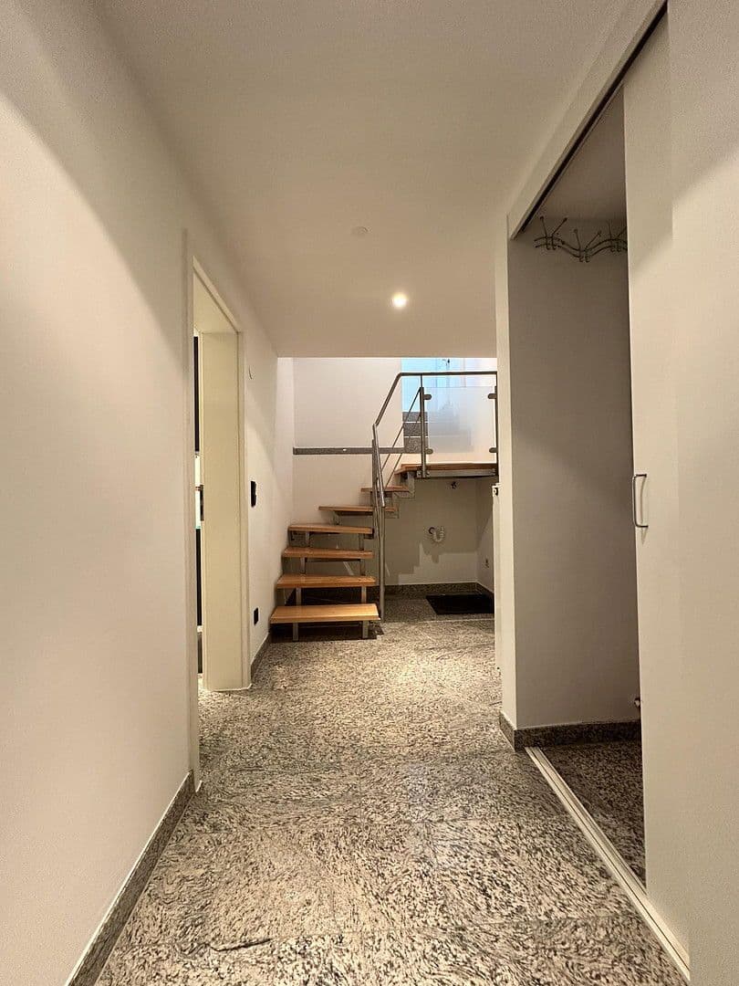 Pronájem domu 100 m², pozemek 600 m², Wetter (Ruhr), Severní Porýní-Vestfálsko Pronájem domu 100 m², pozemek 600 m², Wetter (Ruhr), Severní Porýní-Vestfálsko