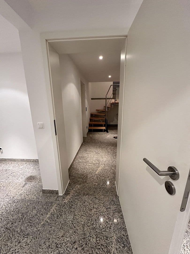 Pronájem domu 100 m², pozemek 600 m², Wetter (Ruhr), Severní Porýní-Vestfálsko Pronájem domu 100 m², pozemek 600 m², Wetter (Ruhr), Severní Porýní-Vestfálsko