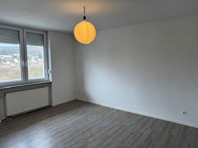 Pronájem bytu 3+1 85 m², Am Emmersberg 43, Saarbrücken, Země Sársko Pronájem bytu 3+1 85 m², Am Emmersberg 43, Saarbrücken, Země Sársko