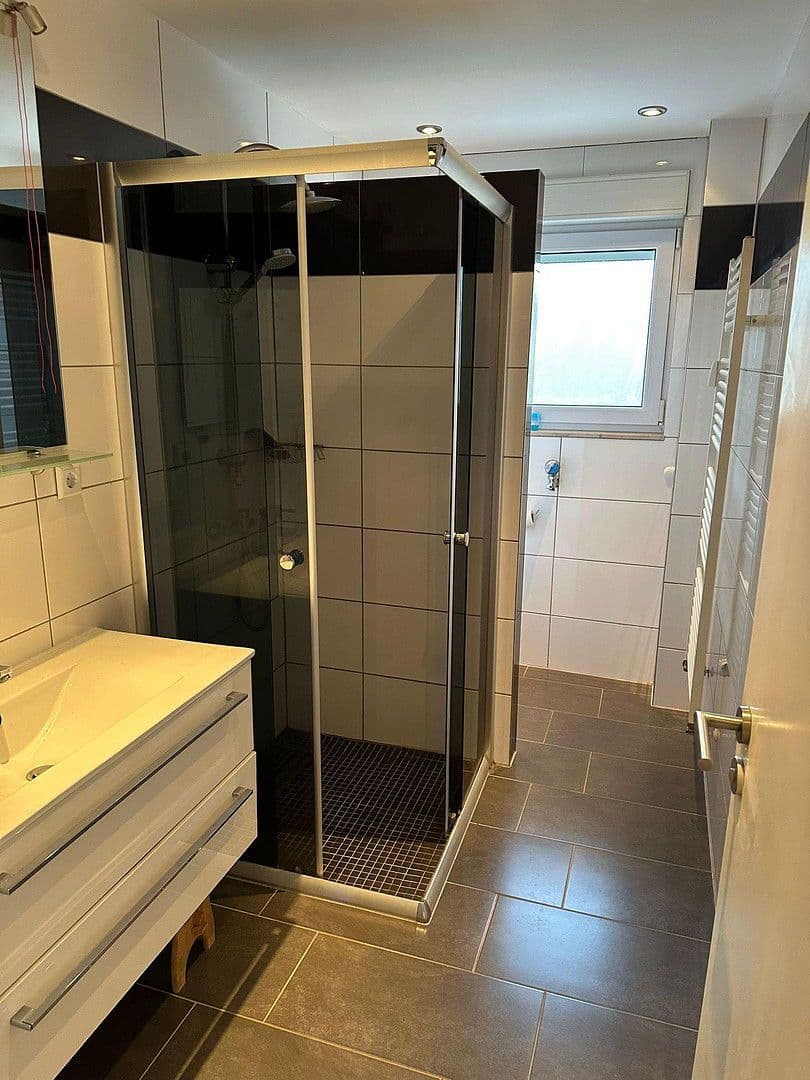 Pronájem bytu 3+1 85 m², Am Emmersberg 43, Saarbrücken, Země Sársko Pronájem bytu 3+1 85 m², Am Emmersberg 43, Saarbrücken, Země Sársko