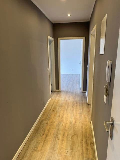 Pronájem bytu 3+1 85 m², Am Emmersberg 43, Saarbrücken, Země Sársko Pronájem bytu 3+1 85 m², Am Emmersberg 43, Saarbrücken, Země Sársko