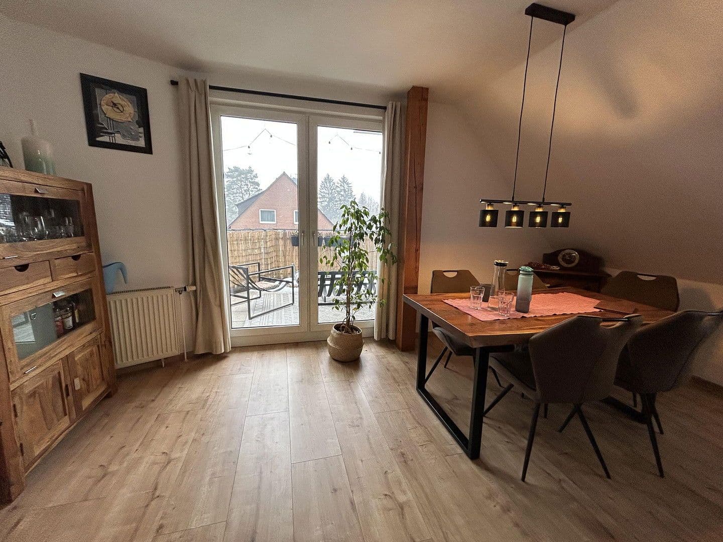 Pronájem bytu 3+1 84 m², Hannover, Dolní Sasko Pronájem bytu 3+1 84 m², Hannover, Dolní Sasko