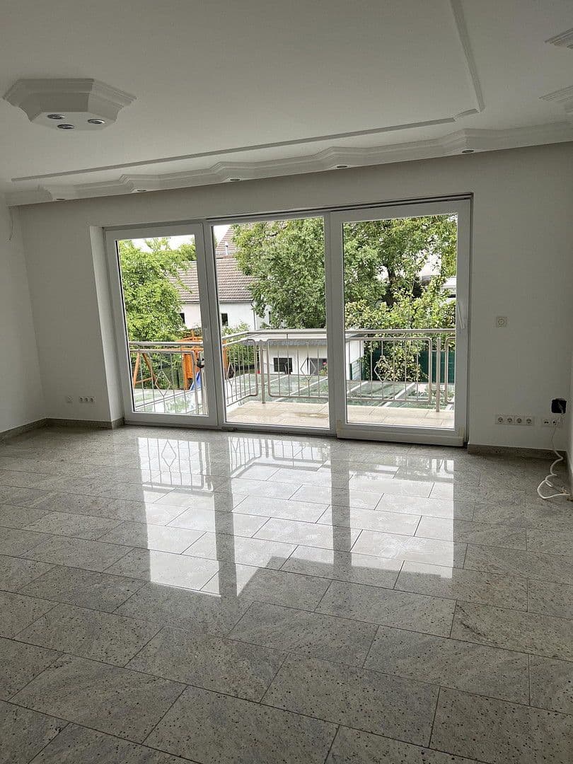 Pronájem bytu 3+1 83 m², Köln, Severní Porýní-Vestfálsko Pronájem bytu 3+1 83 m², Köln, Severní Porýní-Vestfálsko