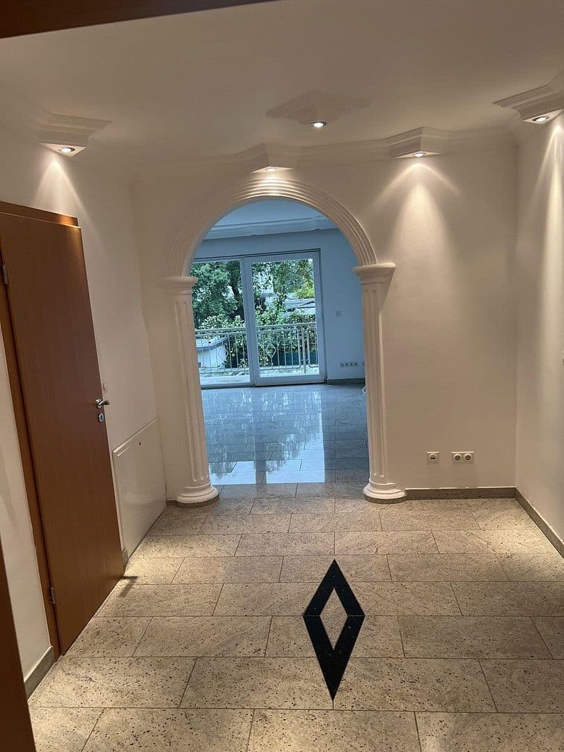 Pronájem bytu 3+1 83 m², Köln, Severní Porýní-Vestfálsko Pronájem bytu 3+1 83 m², Köln, Severní Porýní-Vestfálsko