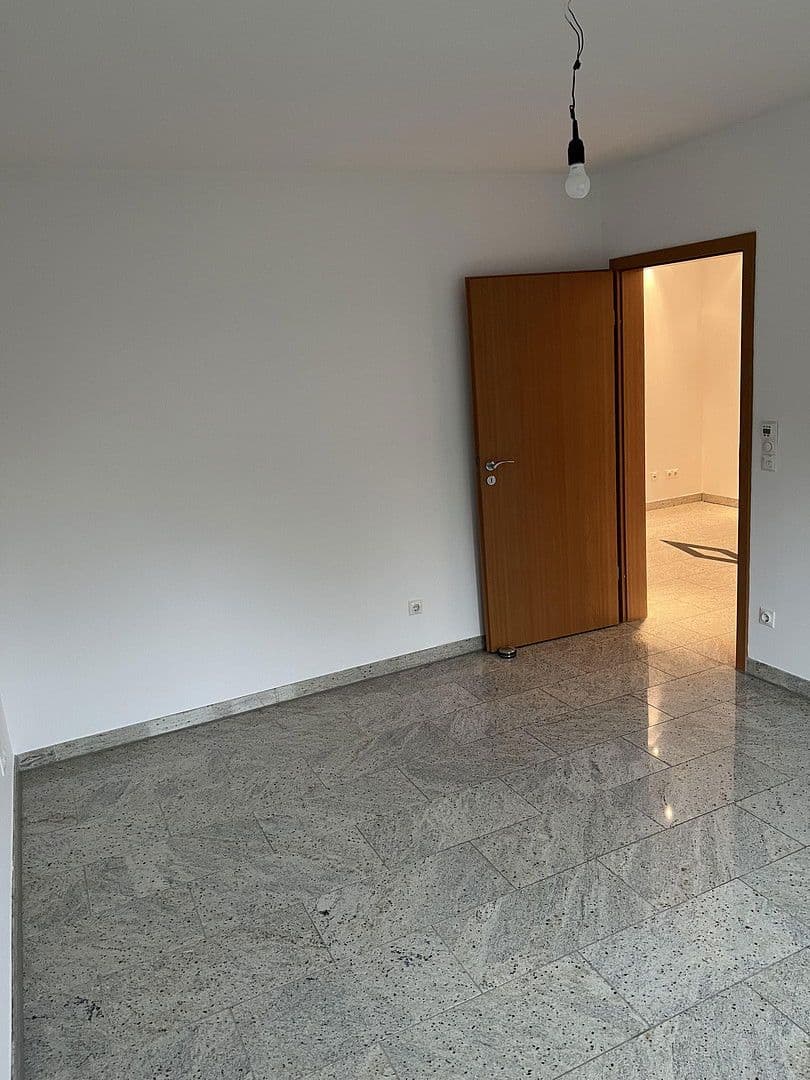 Pronájem bytu 3+1 83 m², Köln, Severní Porýní-Vestfálsko Pronájem bytu 3+1 83 m², Köln, Severní Porýní-Vestfálsko