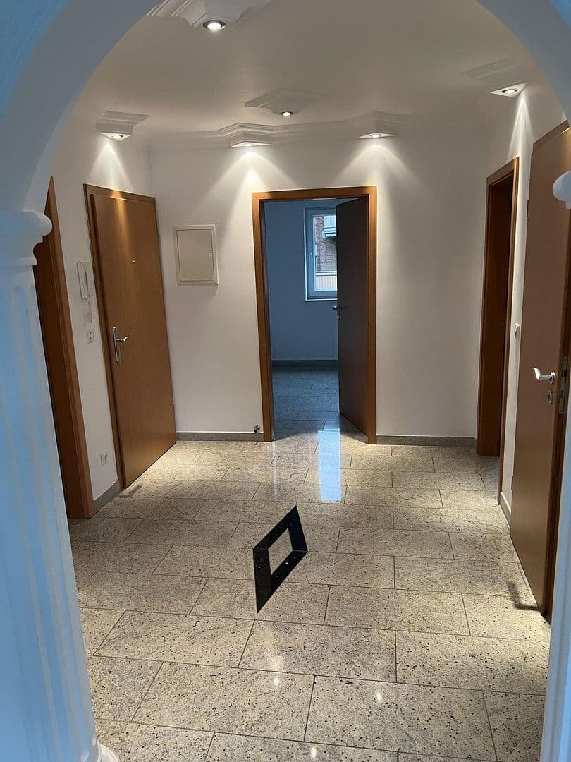 Pronájem bytu 3+1 83 m², Köln, Severní Porýní-Vestfálsko Pronájem bytu 3+1 83 m², Köln, Severní Porýní-Vestfálsko