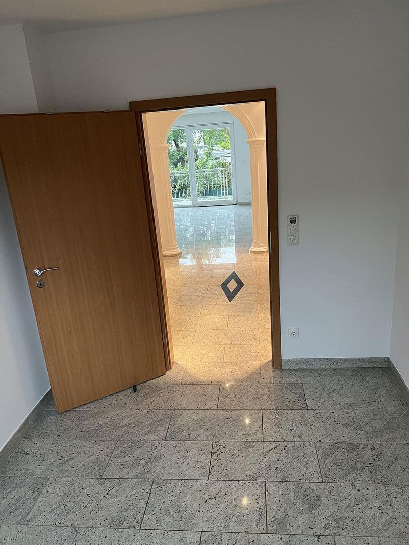 Pronájem bytu 3+1 83 m², Köln, Severní Porýní-Vestfálsko Pronájem bytu 3+1 83 m², Köln, Severní Porýní-Vestfálsko