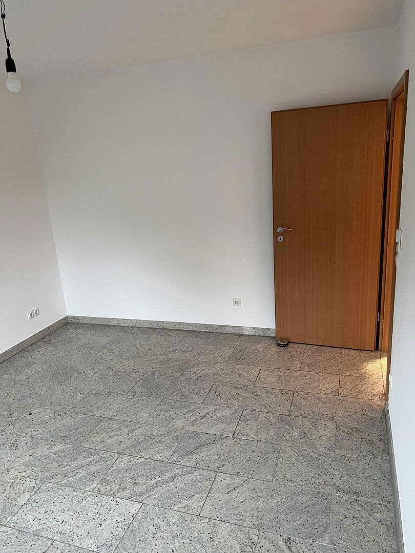 Pronájem bytu 3+1 83 m², Köln, Severní Porýní-Vestfálsko Pronájem bytu 3+1 83 m², Köln, Severní Porýní-Vestfálsko