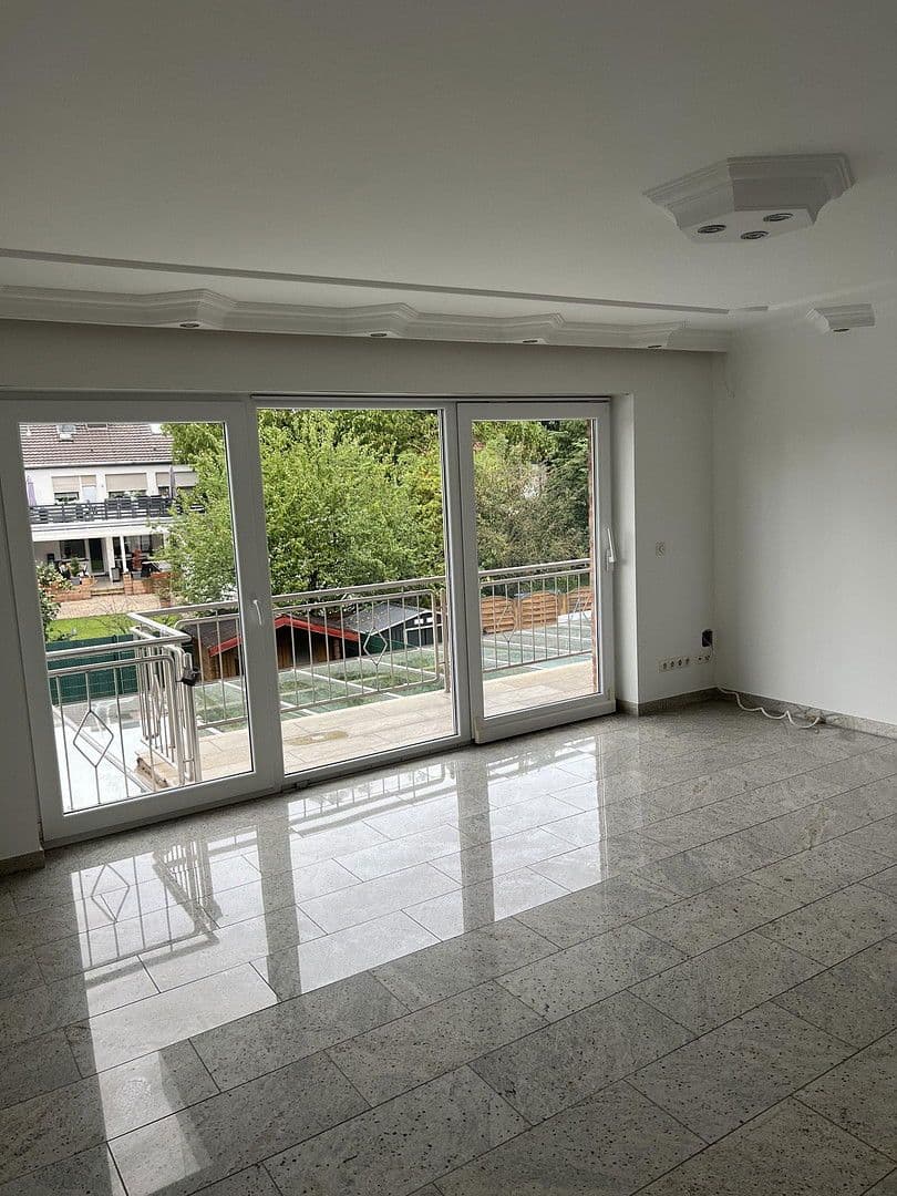 Pronájem bytu 3+1 83 m², Köln, Severní Porýní-Vestfálsko Pronájem bytu 3+1 83 m², Köln, Severní Porýní-Vestfálsko