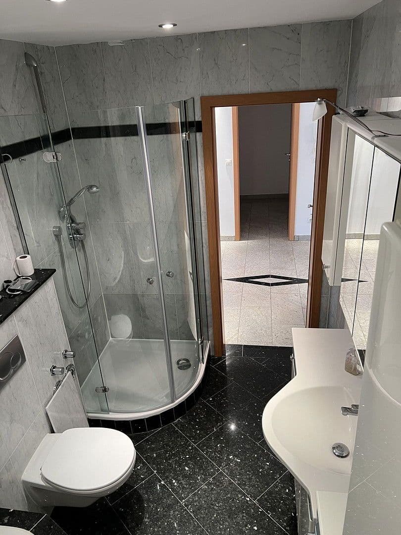 Pronájem bytu 3+1 83 m², Köln, Severní Porýní-Vestfálsko Pronájem bytu 3+1 83 m², Köln, Severní Porýní-Vestfálsko