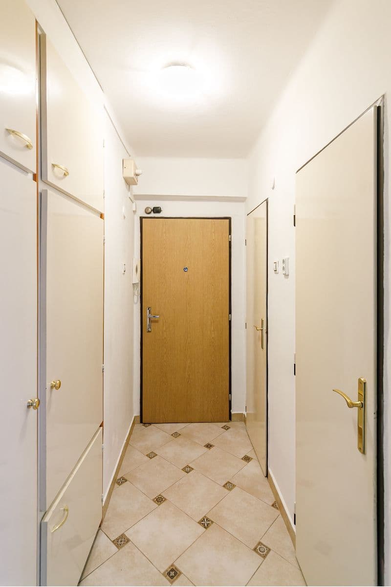 Prodej bytu 2+1 55 m², Rumunská, Čelákovice, Středočeský kraj Prodej bytu 2+1 55 m², Rumunská, Čelákovice, Středočeský kraj