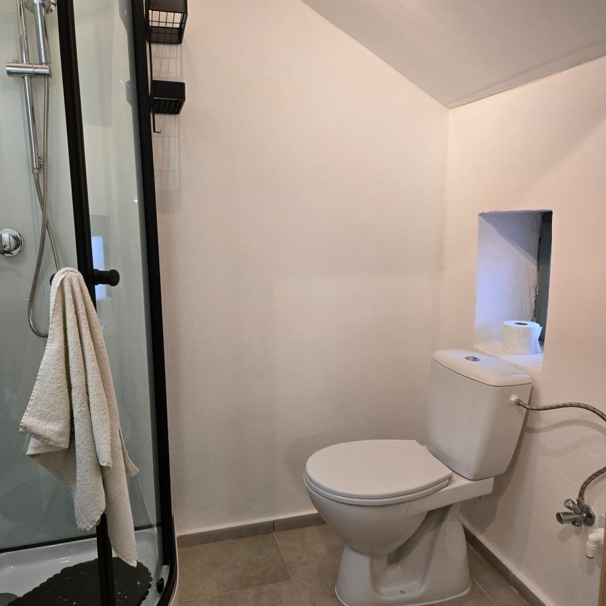 Pronájem bytu 1+1 40 m², Janáčkovo nábřeží, Praha, Praha Pronájem bytu 1+1 40 m², Janáčkovo nábřeží, Praha, Praha